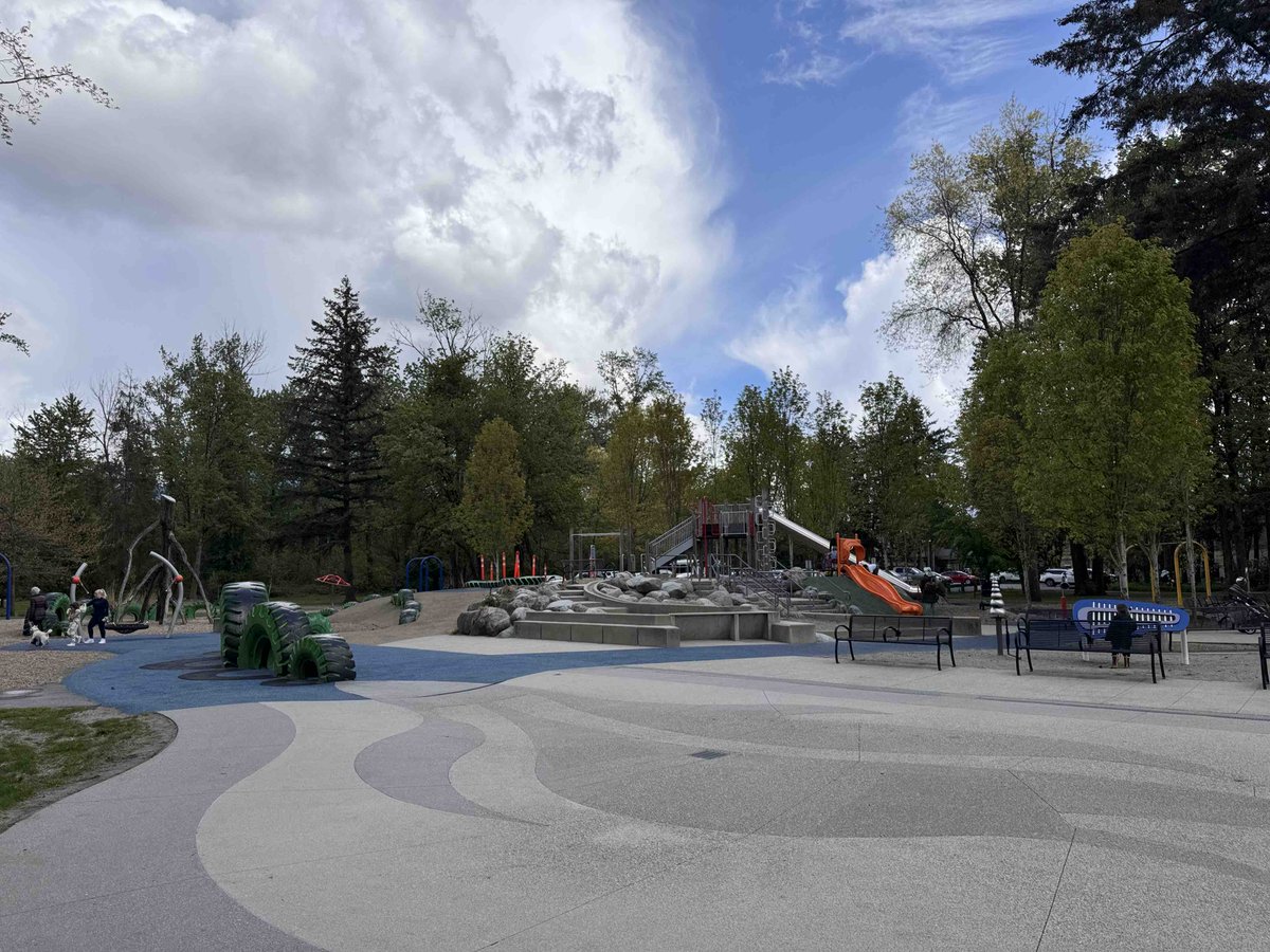 FYI! To complete resurfacing work, some areas of the playground at Lions Park will be fenced off from May 2 to 6.

Thank you for your patience as this work is completed!

#PortCoquitlam #CityOfPoCo