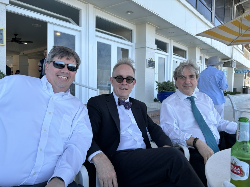 Dave Gosky (@davegosky) on Twitter photo Enjoying Mayo EAC with two exceptional Directors with Barry Sleckman and <a href="/LeonidasPlatan1/">Leonidas Platanias, MD</a> Enjoying Mayo EAC with two exceptional Directors with Barry Sleckman and <a href="/LeonidasPlatan1/">Leonidas Platanias, MD</a>