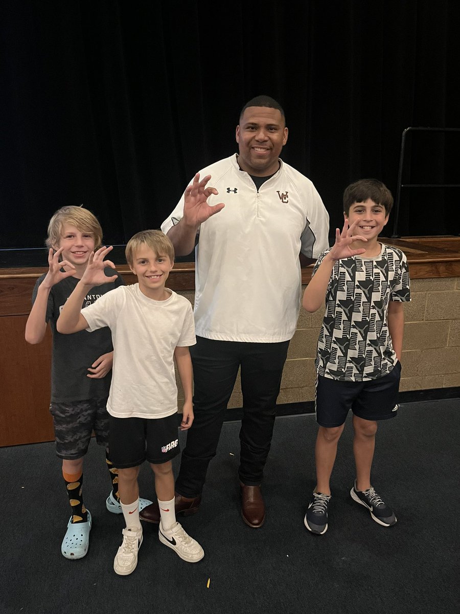 New AD Coach Shaw at Churchill High School in NEISD put on 2 events for his future kiddos that definitely deserve a shoutout! He invited all 6-8 and 3-5th graders to hear all about WC sports. It was a packed house full of the Churchill pride. The kids are pumped! #RootEdChurchill