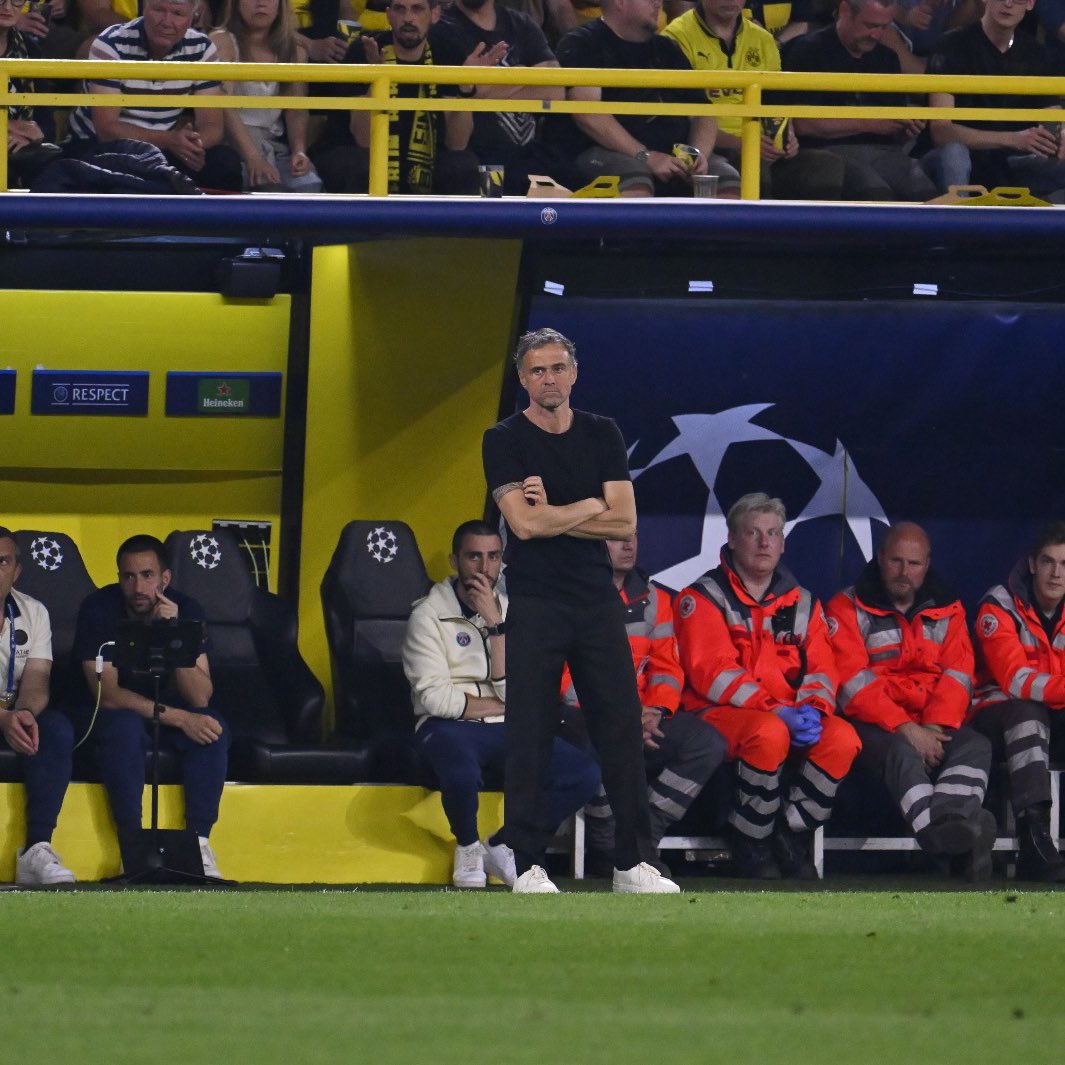 🔴🔵👊 Pourquoi avez-vous harangué les Ultras à la fin ?

Luis Enrique : « Ils n’ont pas arrêté de chanter. On doit rendre nos fans fiers et aller chercher cette finale. »