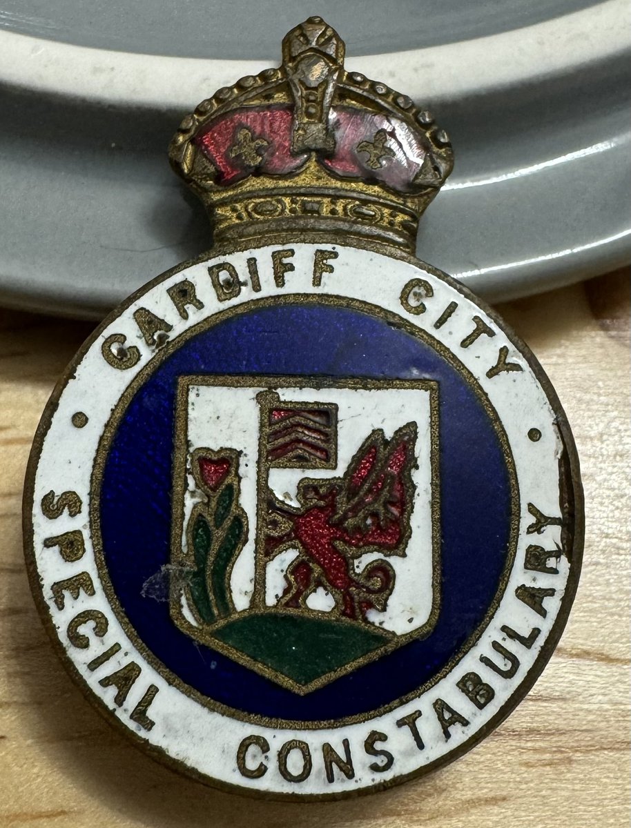 After the purchase of my @swpolice Special Constabulary 1997 model van earlier this week, I came across this.. A pin badge from the former Cardiff City Police Special Constabulary 🚓 Formed in 1831, the Special Constabulary has a long, rich history in policing 👮‍♂️