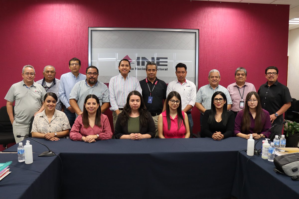 El día de hoy se llevó a cabo la reunión de trabajo con las Jefaturas de Oficina de Seguimiento y Análisis de Guanajuato para revisar metas individuales y de evaluación al desempeño de los Miembros del Servicio Profesional Electoral Nacional #INEGuanajuato