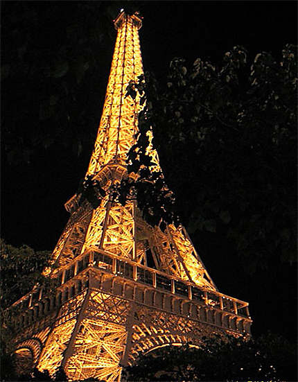 #GoodNightTwitterWorld 
Bonne nuit @LaTourEiffel 🌹 
A demain Tour-Eiffel 
🥰😘
#parisjetaime