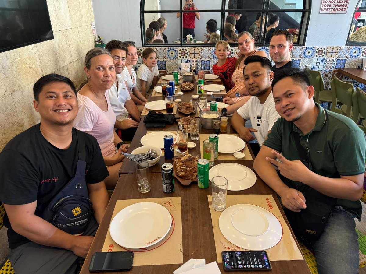 Next stop on the AXXAZ Philippines tour! 📍🌏 Meeting Brylle, Herald and Daryl to share a tasty meal together. 🍽️ Thanks for the invite guys! #axxazfamily #axxazphilippines #timeforfood #axxazcrew #inlandshipping #axxazmarine