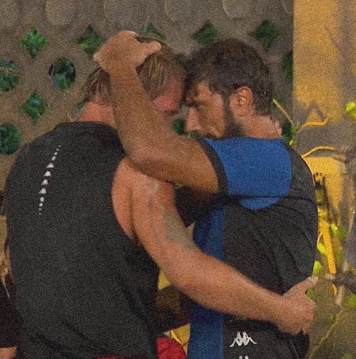 Yasin Obuz Official FC (@yasinobuzofc) on Twitter photo Survivor gelir geçer önemli olan dostluk kardeşlik.. Emeğine sağlık Yunus Emre Özden 🙏🏽
Sizi finalde görmek istiyoruz yolunuz açık olsun <a href="/OfcYemre/">Yunus Emre Özden OFC</a> 🐅
{#YasinObuz #Survivor2024AllStar #SurvivorAllStar2024} Survivor gelir geçer önemli olan dostluk kardeşlik.. Emeğine sağlık Yunus Emre Özden 🙏🏽
Sizi finalde görmek istiyoruz yolunuz açık olsun <a href="/OfcYemre/">Yunus Emre Özden OFC</a> 🐅
{#YasinObuz #Survivor2024AllStar #SurvivorAllStar2024}
