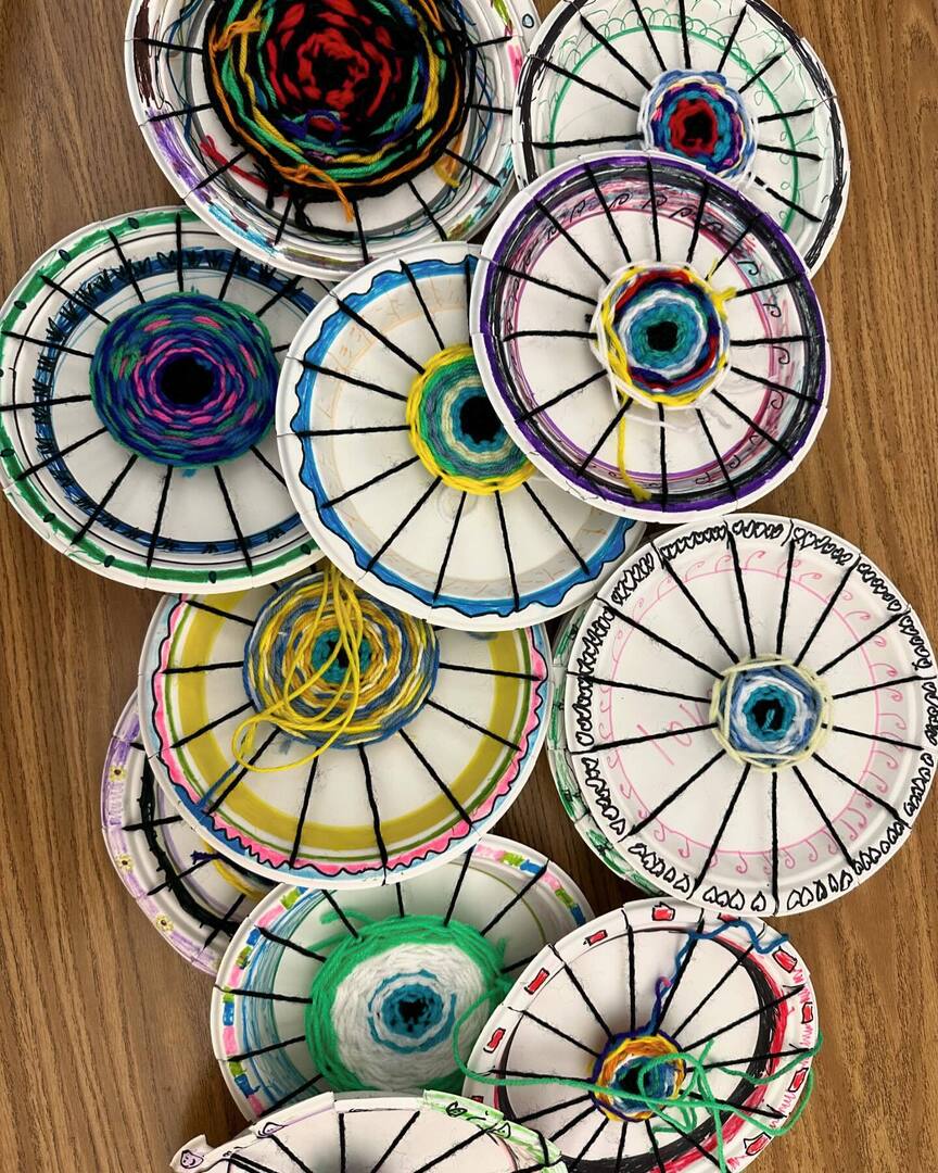 Visit ift.tt/Sgqczn3 for full caption. #3rdgradeartists are working on radial weavings inspired by Diné (Navajo) weavings. Students learned about Diné culture and why weaving is such an important part of their heritage. #heardsferryart #heardsferryelementary