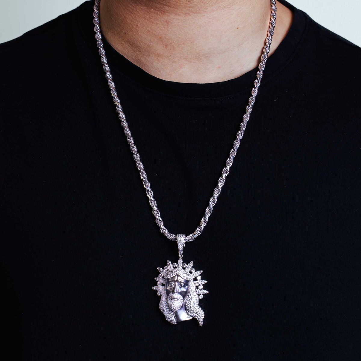 Snag these stunning sterling silver men's pendants decked out in sparkling cubic zirconia stones before they vanish again! Don't let your customers down - grab this essential piece now!
#menspendant #wholesalejewelry #wholesalesilver #925silver #mensaccessories #forhim #pendant