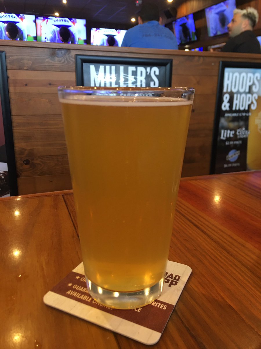 Having a @goldenroadbrew Mango Cart at @MillersAleHouse, @hoppynomad!  You could actually taste the 🥭, @mayitakeabite!

#beer #craftbeer #wheatale #mango #goldenroadbrewing #mangocart #HumpDay #humpdayready