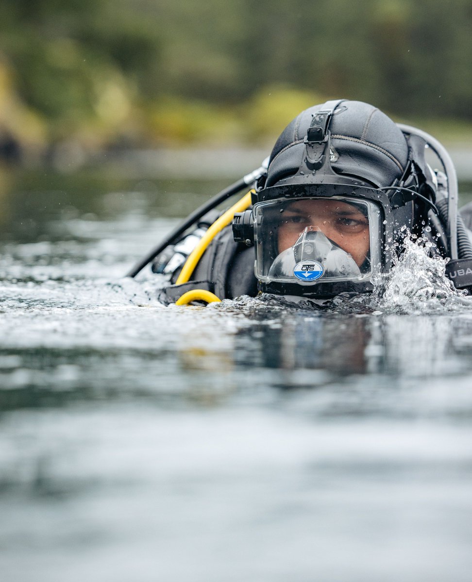 🌊 Build a career that gets you out (and in) the water! 🌊Commercial SCUBA begins this August! Join up through the link in our bio!