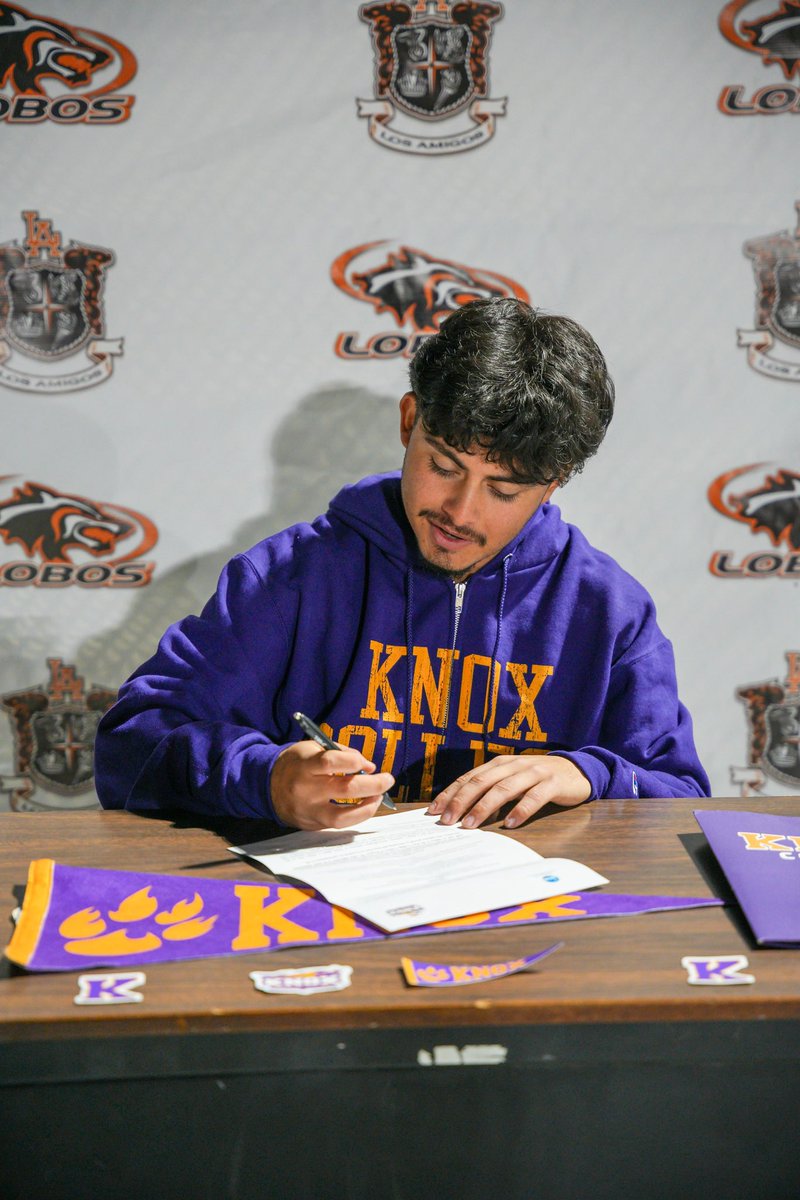 We also had JP Gutierrez of Los Amigos sign with Knox College for baseball

#ggusdbaseball #lahslobos