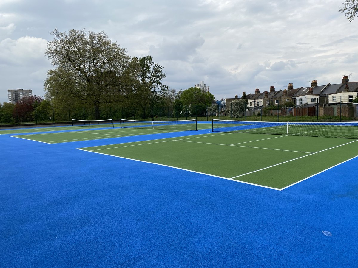 Newly laid #tennis courts finally finished today on #PlumsteadCommon. Thanks ⁦<a href="/the_LTA/">LTA</a>⁩ &amp; ⁦<a href="/Royal_Greenwich/">Royal Borough of Greenwich</a>⁩ #SE18
