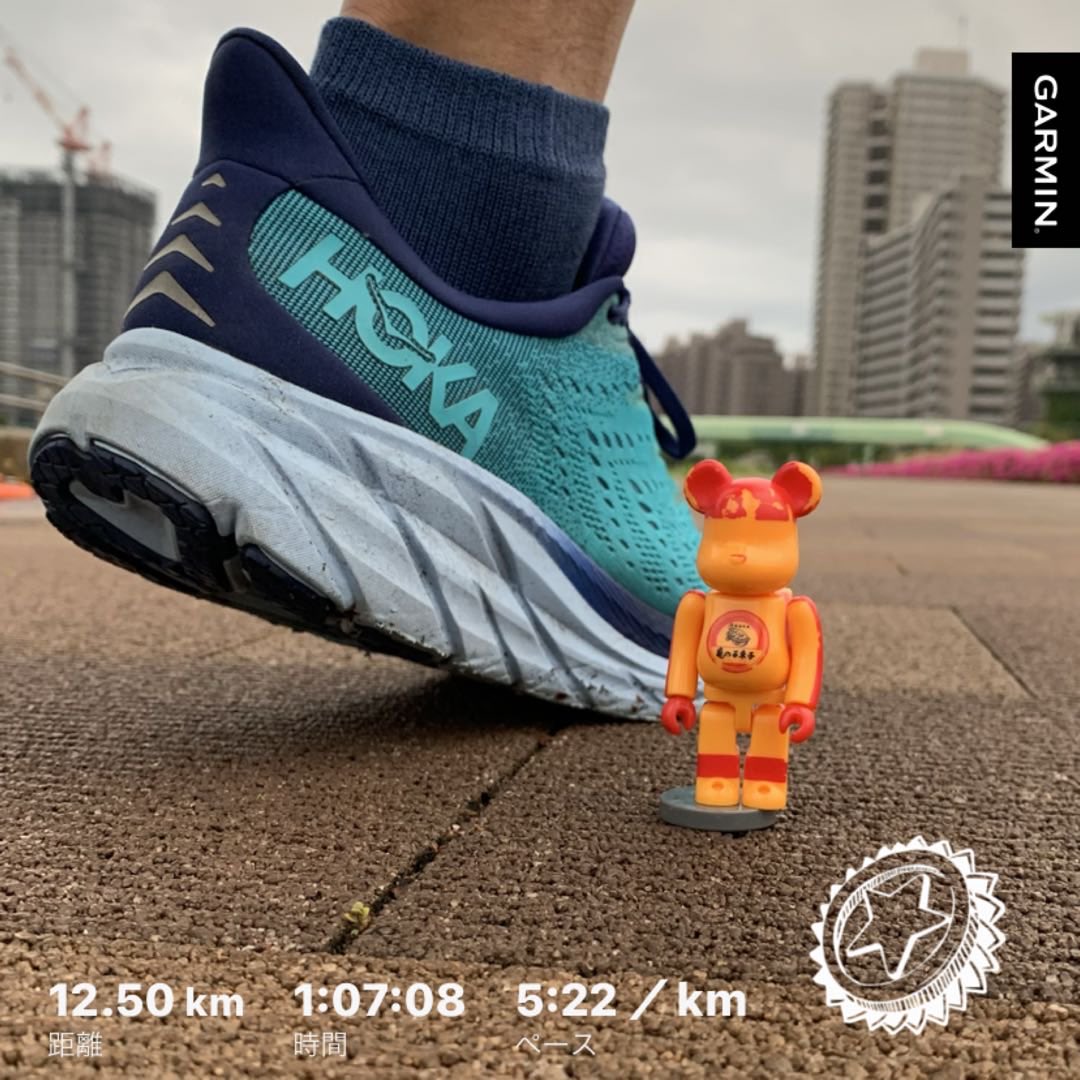 #beatyesterday #garmin #running #hokaoneone #clifton8 #bearbrick #ベアブリック #minifigures #亀の子束子 #朝ラン#timetofly #ホカラン #medicomtoy