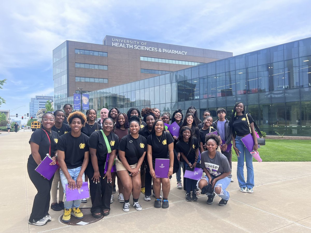 Today Next Generation visited @UHSPedu. I wonder how many future pharmacists and healthcare professionals we have in this picture🩺🩺🩺