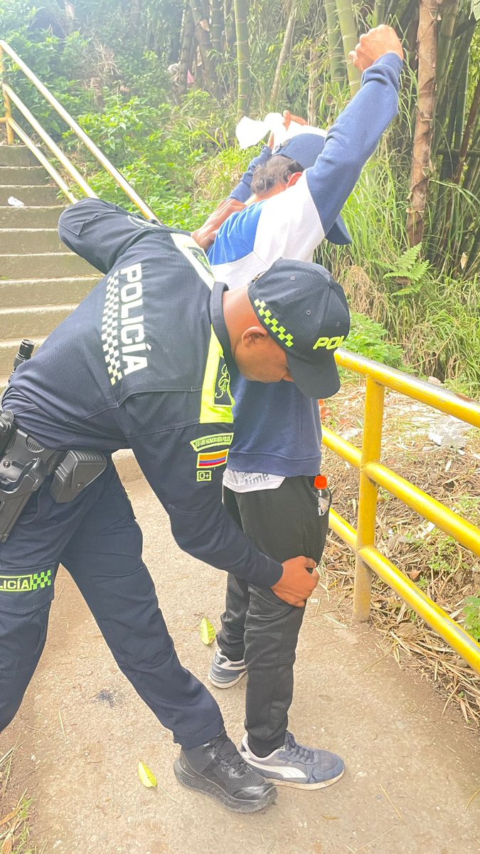 El poder del trabajo en equipo se ve reflejado en la puesta en marcha de estrategias para la prevención  de diferentes delitos, desde #Villamaria en diferentes sectores se encuentran nuestros uniformados garantizado la seguridad de la comunidad.
 📲 123.

#TrinomioDeLaSeguridad