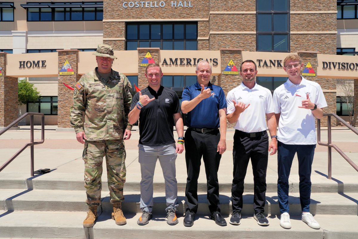 Thank you, @FortBlissTexas for the opportunity to visit MG. Isenhower III yesterday! It was an honor to learn about the history of the Division's Crest and insignia! #WinTheWest | #PicksUp | #FortBliss