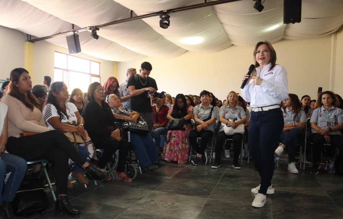 👉🏼¡Las familias poblanas son base del humanismo mexicano! ❤️Ceci Arellano participó en un encuentro para reforzar los lazos familiares y promover valores como el amor, el respeto y la empatía, base de este gran movimiento de transformación. 🤝Nuestro compromiso es reconstruir…