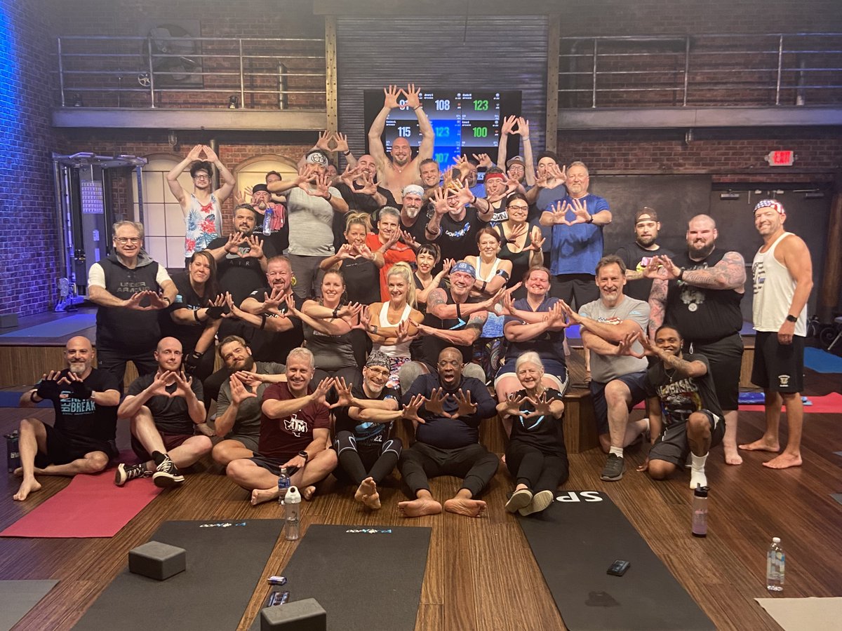 Amazing time last night with back-to-back classes and the great Yoga-Doc!

Be part of the next workout at the @ddpypc with Marcel Dore on Tuesday, May 28th!

Only 55 spots, so reserve yours before they're gone!

🎟️ ddpyogaworkshops.com/product/ddpy-p…

#DDPY #OwnYourLife #Yoga