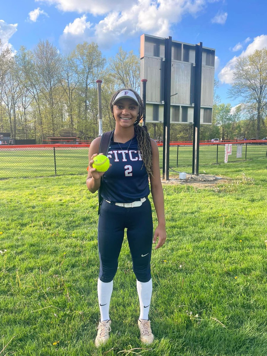 I hit my first home-run last night in our conference game vs Howland! Finished the game 3-3 with 2 singles, a home run, a walk, 3 runs scored, and 4 steals. @VoganOhio @SoftballFitch @LegacyLegendsS1 @ExtraInningSB @YSNLive_com @SBLiveOH @ConnectSports_ @D1Softball