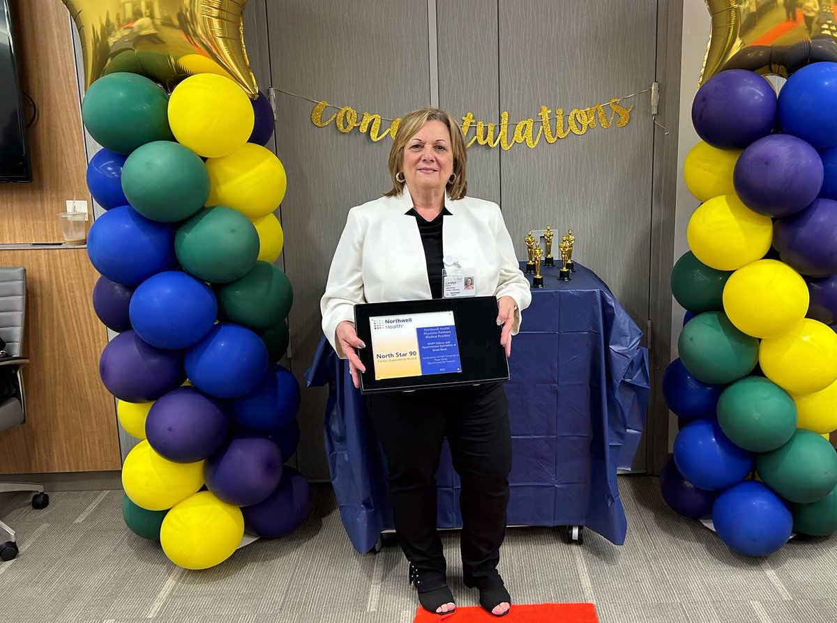 Our office manager Carol accepting the North Star 90 Award for the 8th straight year - the nephrology office achieving the 90th percentile on Press Ganey’s Patient Satisfaction surveys. ⁦@sfishbane⁩ ⁦@kdjhaveri⁩ ⁦@HofNorthwellDOM⁩