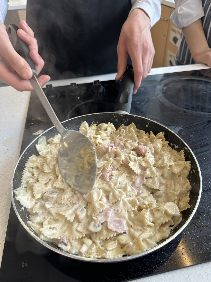 #streetfood Pasta is believed to have originated in Italy & is a staple food of Italian cuisine! Our students used fusilli & farfalle & prepared two different sauces one tomato based & the other with cream, mushrooms & turkey ham! ‘Buon appetito’ @Ginofantastico @gennarocontaldo