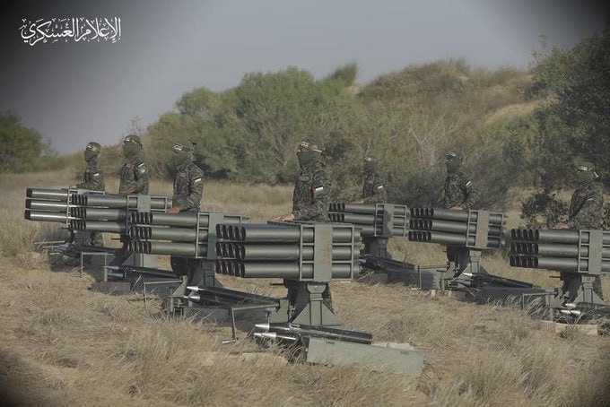#BreakingNews I Brigade Al-Qassam: Kami menargetkan pasukan musuh di Koredor Netzarim dengan sistem rudal “Rajoum” jarak pendek 114 mm.

Sumber: Aljazeera
