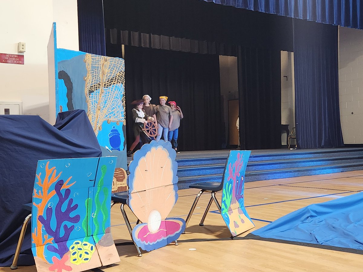 The Little Mermaid is happening now, and it's so good!!! @longbranch_es