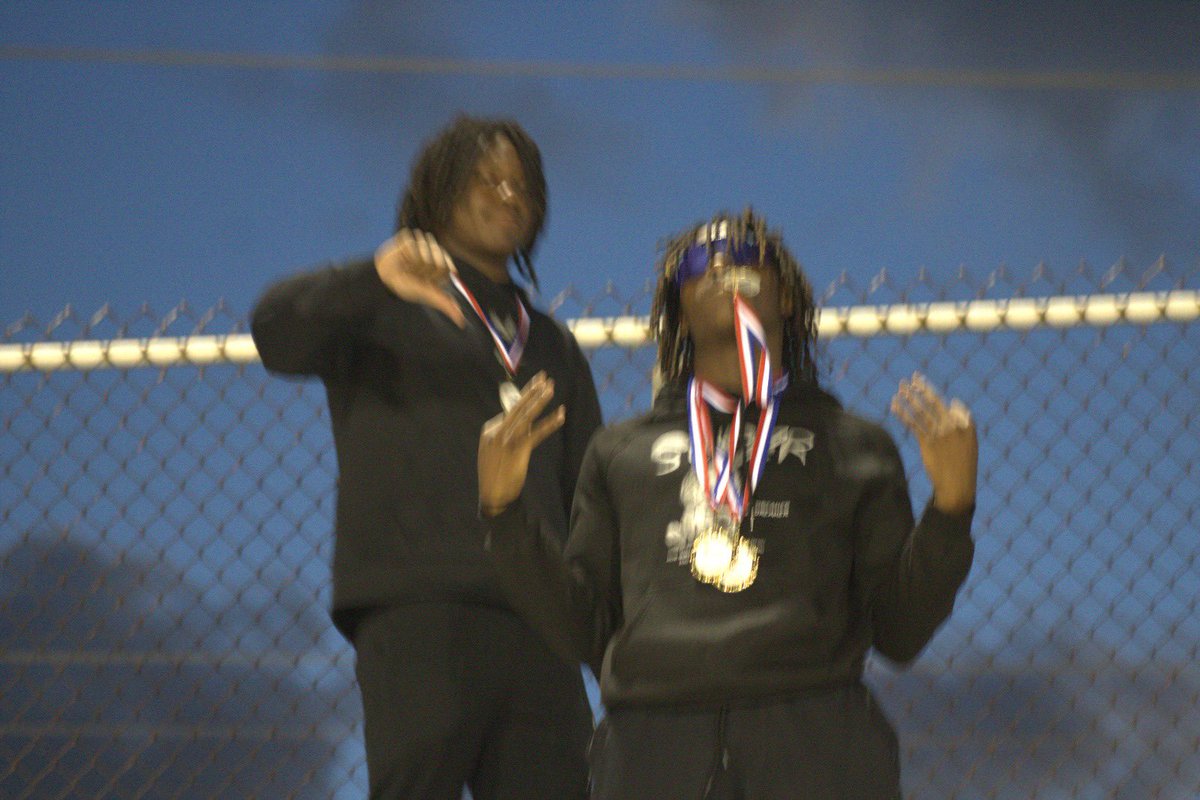 JustinWright727's tweet photo. District champ ‼️‼️‼️🥇🥇🥇
#districtchamp #trackandfield #trackrecruitment #NCAA https://t.co/WBff9YkYcT