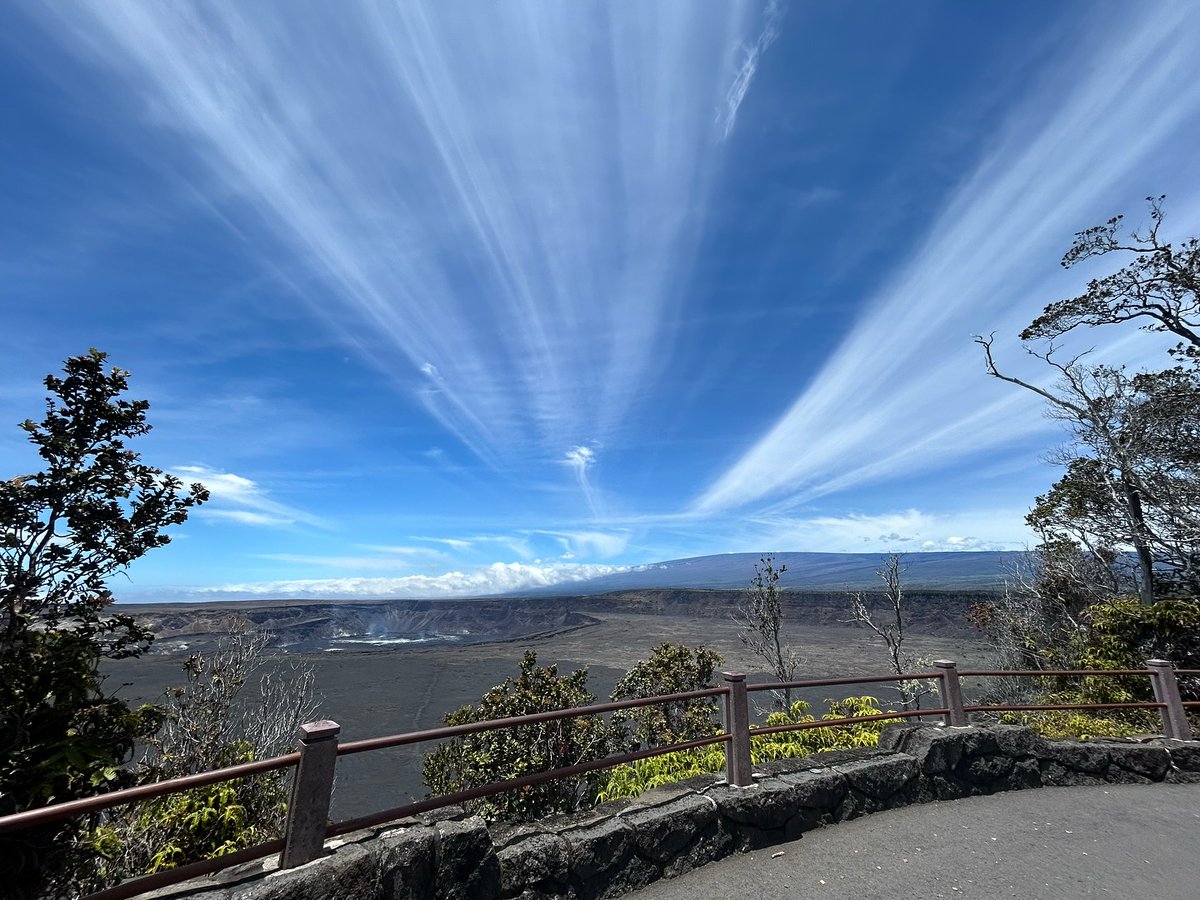 #HPPA‘s Dylan was strolling along the crater rim of the summit of #Kīlauea in the morning when he looked up & caught this crazy sky. He said it was amazing how calm & beautiful the morning was & how much wind there must have been just a few thousand feet above.
#ThisIsWhereWeWork