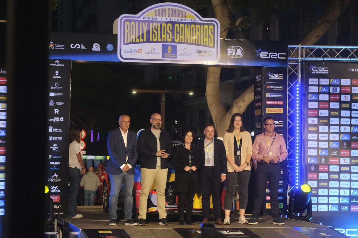 🚗💨La Avenida Mesa y López fue testigo de la espectacular ceremonia de salida del 48 @RIslasCanarias. 🏁Con el banderazo de salida comenzó el desfile de los equipos por una de las arterias principales de la ciudad. Mañana comienza el ‘Qualifying’ y la superespecial capitalina.