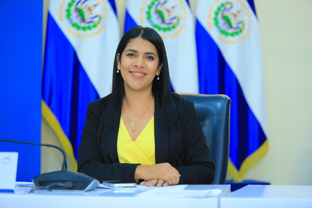 #Política | El diputado de Nuevas Ideas @chamaguaJR propone como primera secretaria de la Asamblea Legislativa a la diputada @Elisa_Rosalesv.