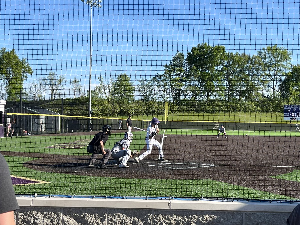 Twellman leads off with a double and Casso backs it up with a triple. Trojans are on the board. An error by FHC plates another run and Knaust ends up at 2nd. 6-2 with nobody out. Pitching change for the Spartans.