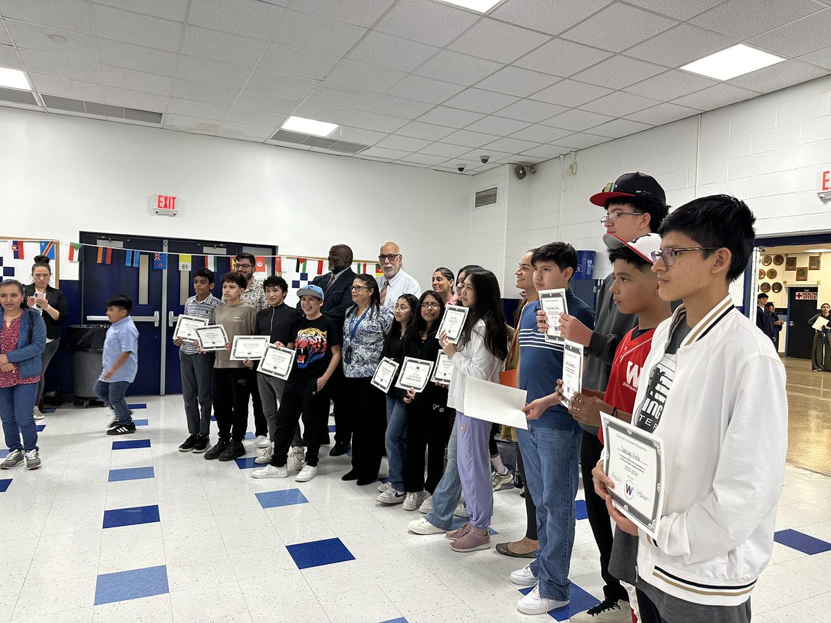 WJHSSpirit's tweet photo. Superintendent Dr.Bonk and Coordinator Mrs. King  @ John Jay High School.Sponsoring a community gathering and recognition for ENL parents, students and district administrators! An amazing celebration recognizing our students and communities with certificates, food and music! https://t.co/4o7lQN11Nf