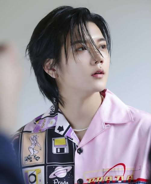 taeteetea's tweet image. Anyway, Ren (NUEST), Jinu (Winner), and Jeonghan (SVT) together are Aphrodite line