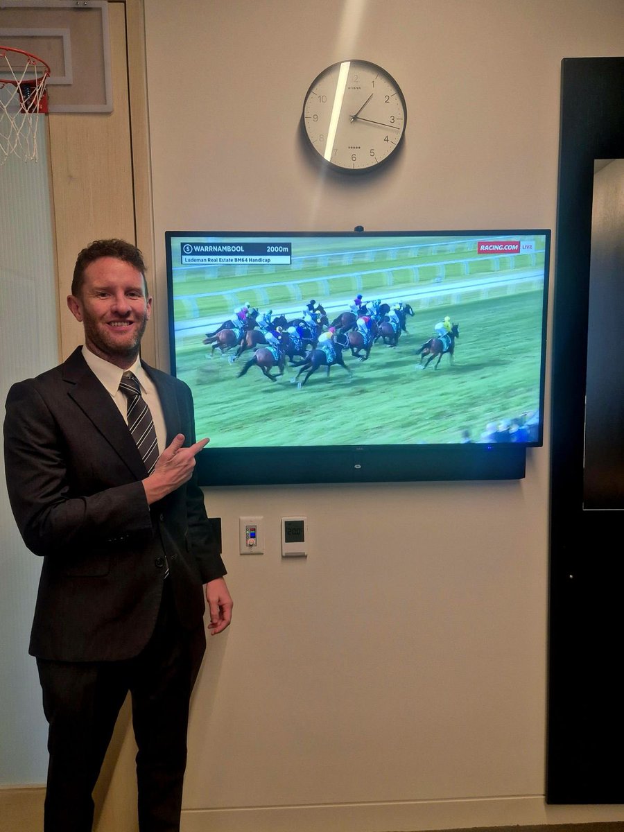 Good luck to everyone participating in the Grand Annual and Warrnambool Cup today. 

Racing contributes over $4 billion to our economy, half of which is household income

I'm unable to be there in person but I'll be having something on on Rose of Shalaa in the last 😜 #springst