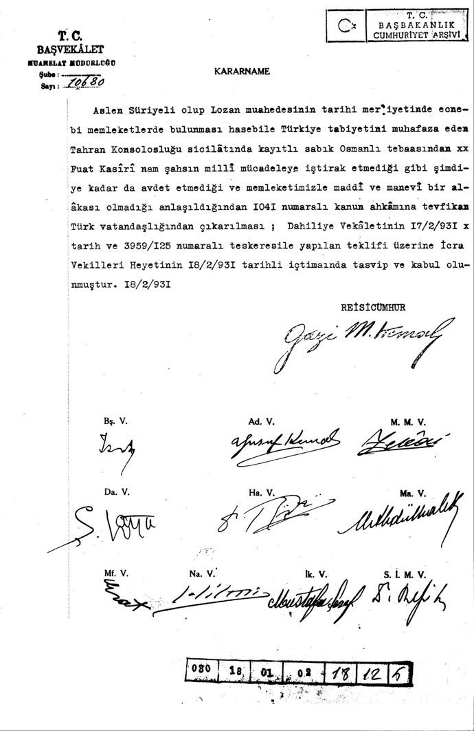 Mustafa Kemal Atatürk'ün Milli Mücadeleye katılmayan ve ülkeye fayda sağlamayan Fuat Kasiri isimli Suriyeliyi Türk vatandaşlığından çıkardığı belge ortaya çıktı. Kaynak: @lordsinov #SonDakika