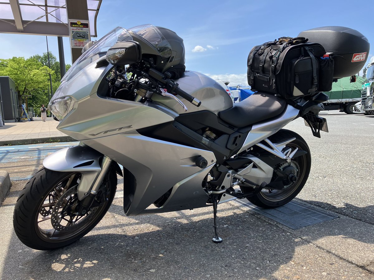 富山作戦発動❗️

今年のGWはちょっと遠出することにしました🏍️

目標は行ったことも通ったこともない都道府県の一つ富山県🤔

とりあえずブラックラーメン🍜目標におバイク🏍️します〜

今日も一日安全運転✨