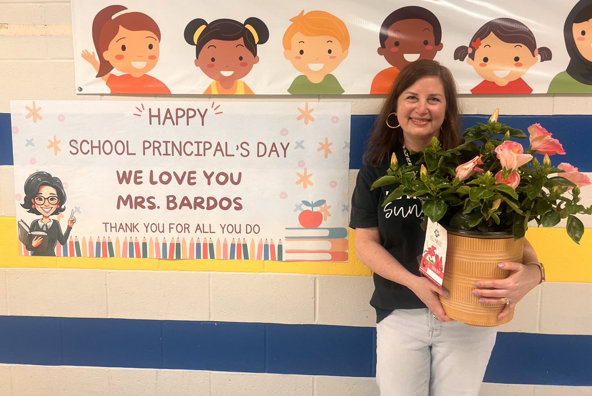 Happy Principal’s Day Mrs. Bardos! We love and appreciate you! Thank you for all that you do for the students and staff here at Ellendale! 💙💛