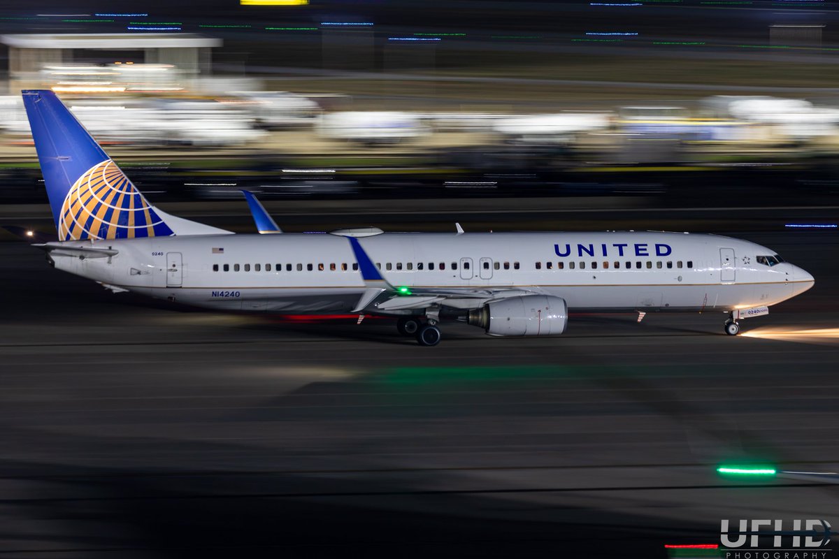 United B737-800 (N14240) taxis to depart Houston IAH 

F/5, ISO 1000, 0.3 sec shutter speed 

#avgeek #unitedairlines #boeing #boeinglovers #boeing737 #b737 #b737800  #n14240 #houstonspotters