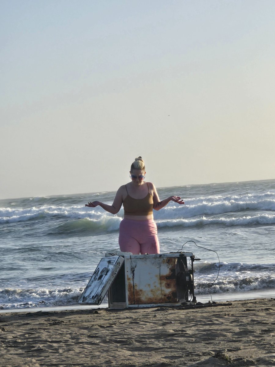 Hey @RecParkSF my wife found a freezer at ocean beach today