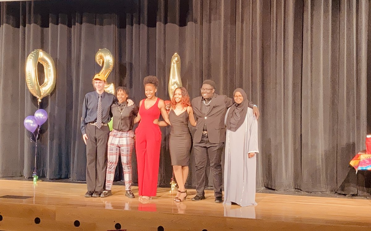 Sankofa was a fantastic ceremony to celebrate the BSU Seniors as they transition into the next phase of their life. Great job Mrs. Washington for supporting Hornet Students. @NKCSchools @NKCHornetHive @NorthtownNews @NKCHS_AD