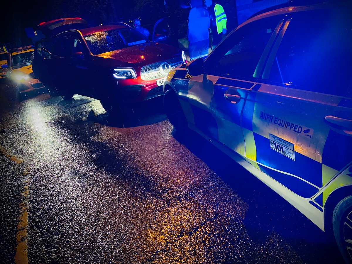 #RPU stopped the Mercedes and were supported by #ARV and Dog section. The Merc’s occupants had been seen skulking around parked vehicles. A search of the vehicle revealed cannabis and multiple tools… 5 arrested for going equipped and possession.