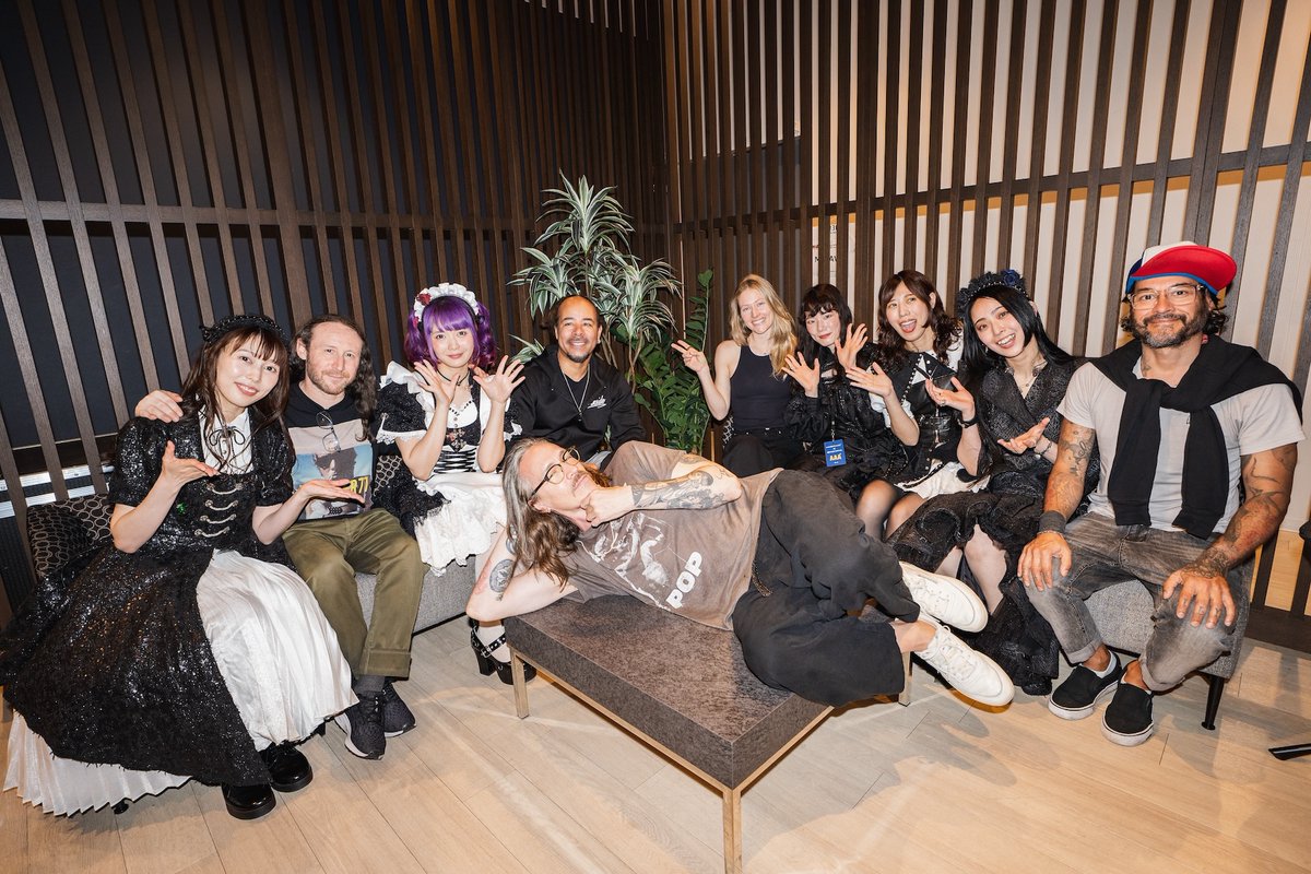 #BANDMAID、#インキュバス の来日公演で「#Bestie」共作者・マイク・アインジガーと共演＆MVも公開！

youtu.be/gXjNsTS5bEY
BAND-MAID.lnk.to/Bestie

@bandmaid @MichaelEinziger
#バンドメイド #INCUBUS #MikeEinziger #ヘビーメタル #ラウドロック #LoudRock #Jrock #jpop #MusicChannel_J