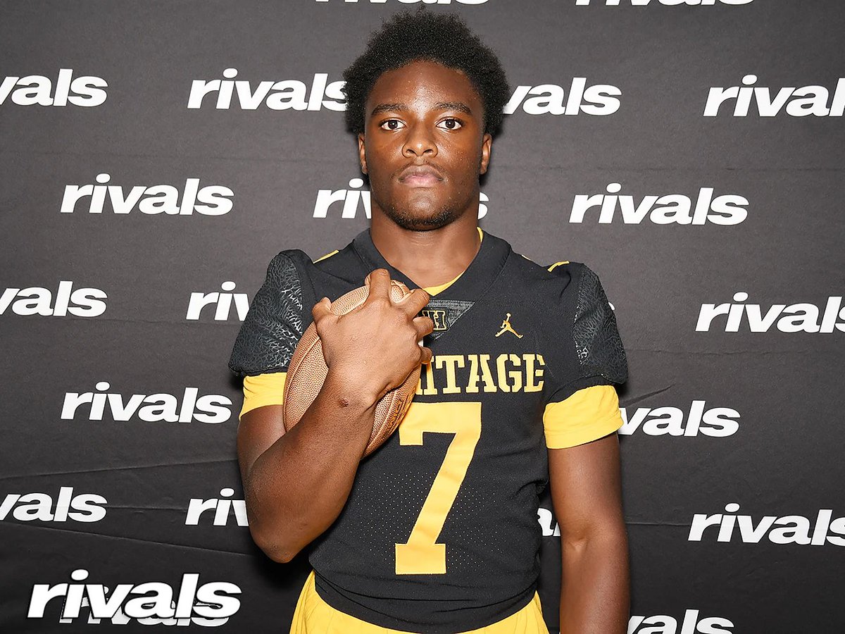 Local 4⭐️ RB Byron Louis will take an official visit to Miami in May. Miami is one of four schools Louis has set OV's with. miami.rivals.com/news/blue-chip…