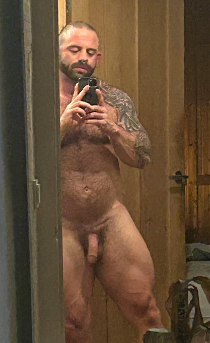Watch Bull Barrett 🇬🇧💪🏻's leaked NSFW photo on TwXstars