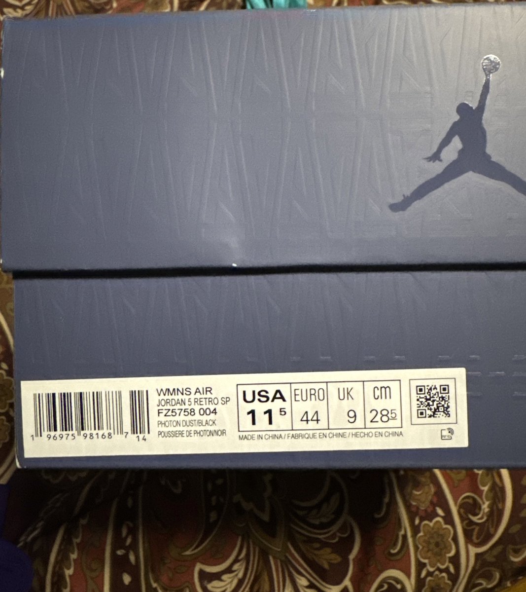 Dead stock Jordan 5 a ma Maniere dawn size 10 men’s/11.5 women’s  for 230 shipped , appreciate it if you guys retweet @RetailTuesday @SellKicksSunday