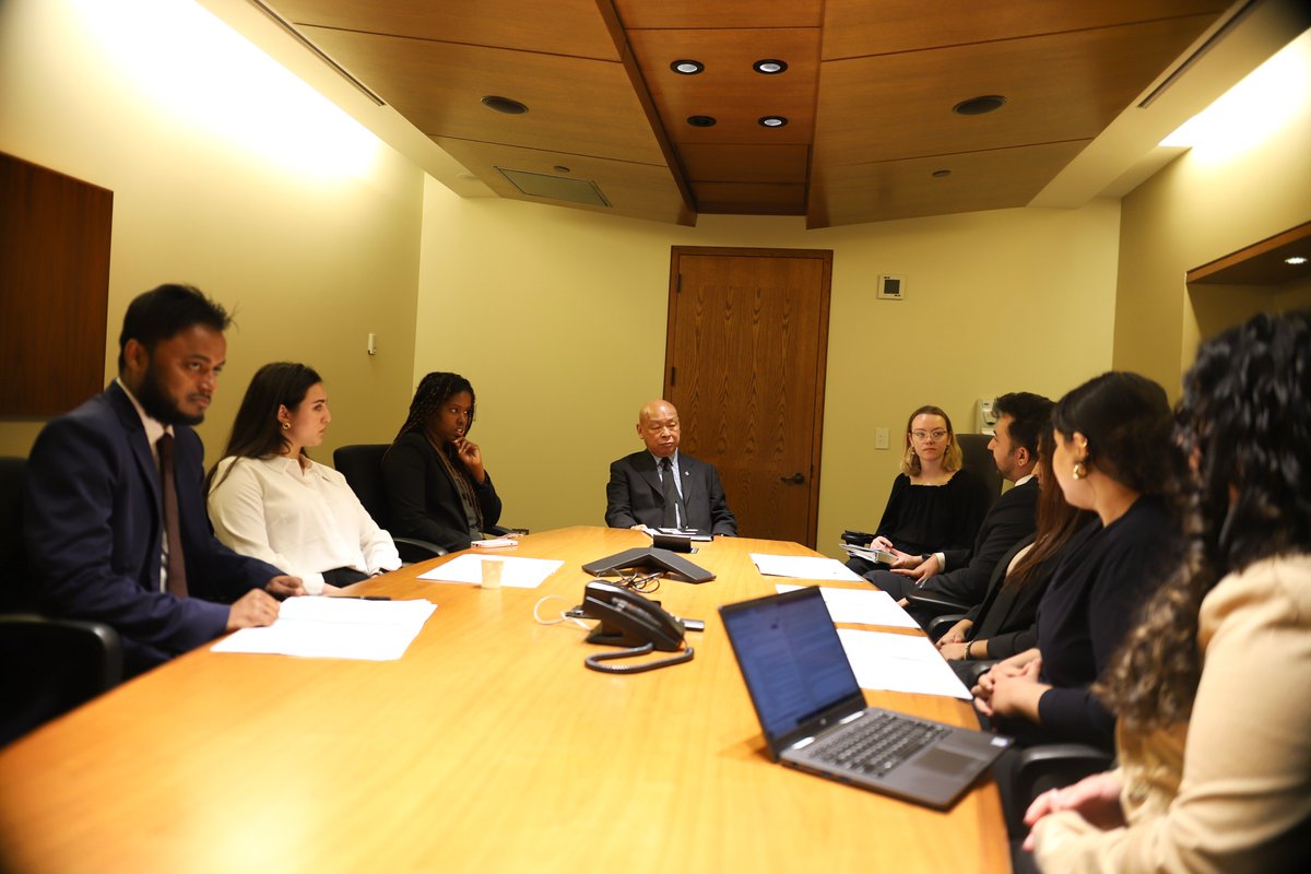 ISOW Laurier (@isowlaurier) on Twitter photo Thank you <a href="/PaulChiangMU/">Paul Chiang</a> for giving us the opportunity to meet with you today!
#isowottawa #isowinottawa #isowimpact #studentsaspartners #advocacyjourney #studentleadership Thank you <a href="/PaulChiangMU/">Paul Chiang</a> for giving us the opportunity to meet with you today!
#isowottawa #isowinottawa #isowimpact #studentsaspartners #advocacyjourney #studentleadership