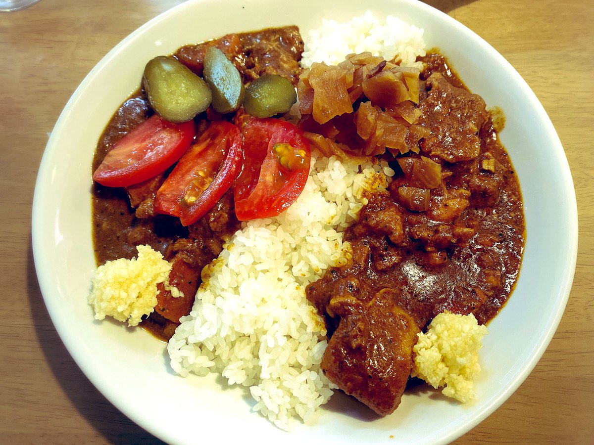 暑い！カレーが食べたくなる😋！

今日もanalog.のカレーは
美味しかった！！

当日告知で突然開店するお店✨✨
今日も行列〜〜

明日、車移動なのに
ニンニク山盛りなのはミス🤭🤭