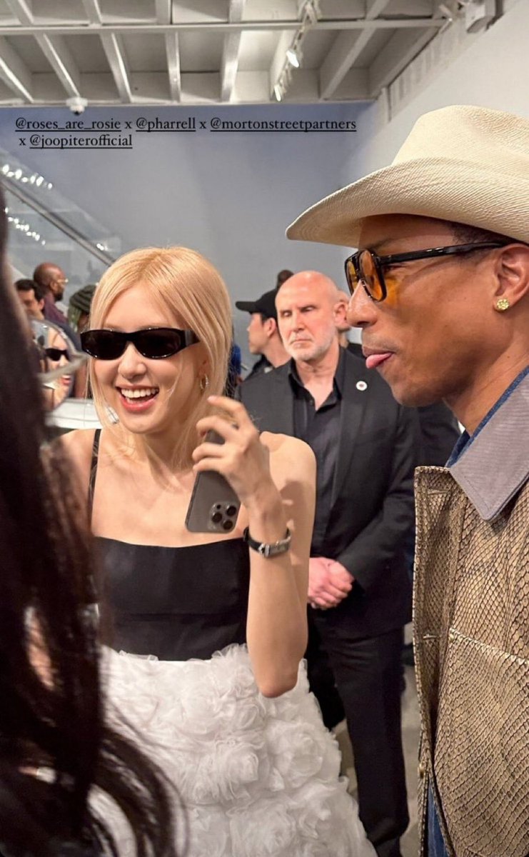 #ROSÉ with Pharell at the Joopiter Joyride Auction (Founded by Pharell Williams) in New York 🖤