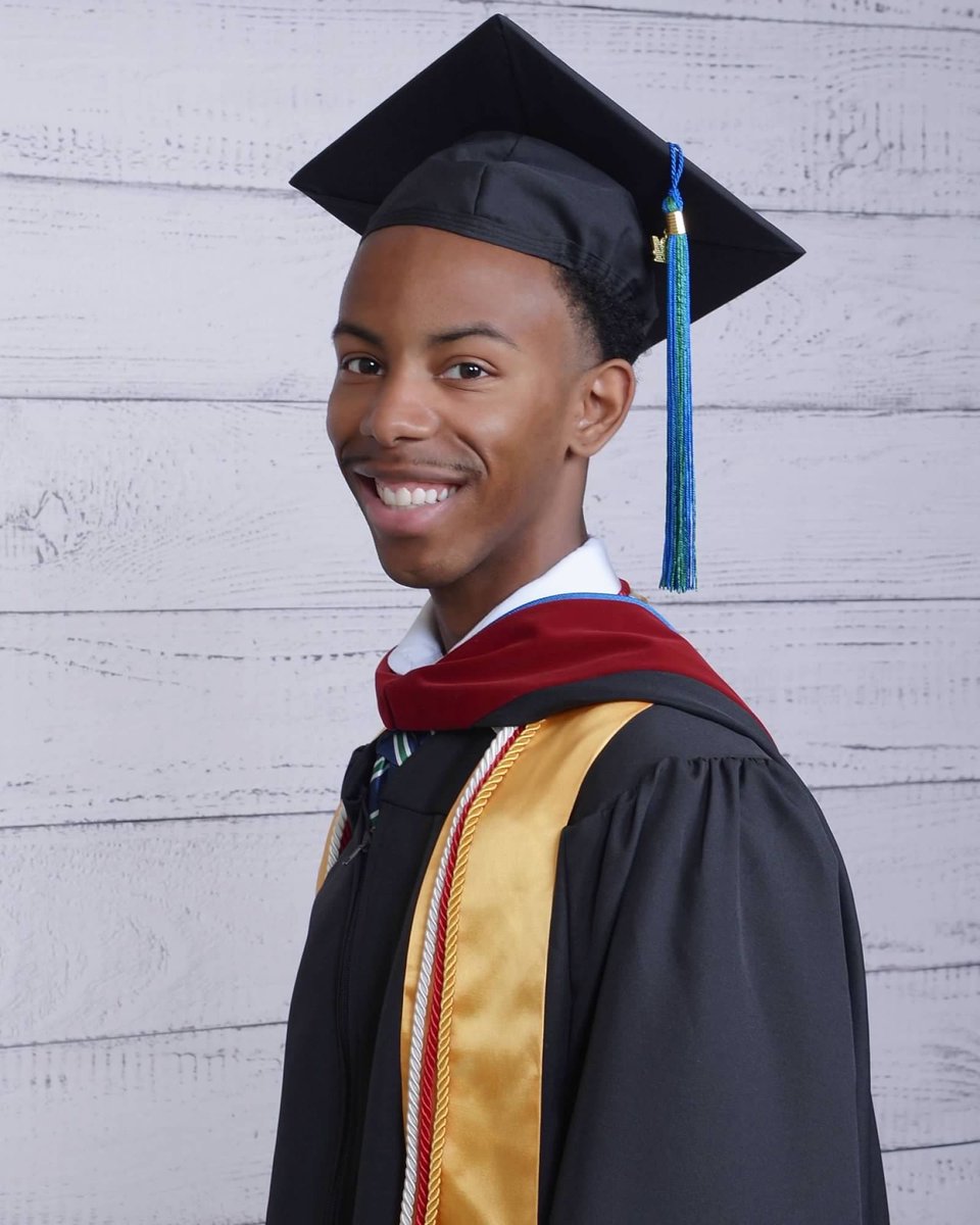 I DID IT! I EARNED MY MASTER’S DEGREE IN JOURNALISM!! 👨🏽‍🎓🎉🥳📜🤩 🎓AHHHHH! My Commissioning ceremony is today and Commencement is Saturday. I started this degree in May 2023, literally 2 days after I graduated with my Bachelor’s in Communication, so to be done already feels crazy