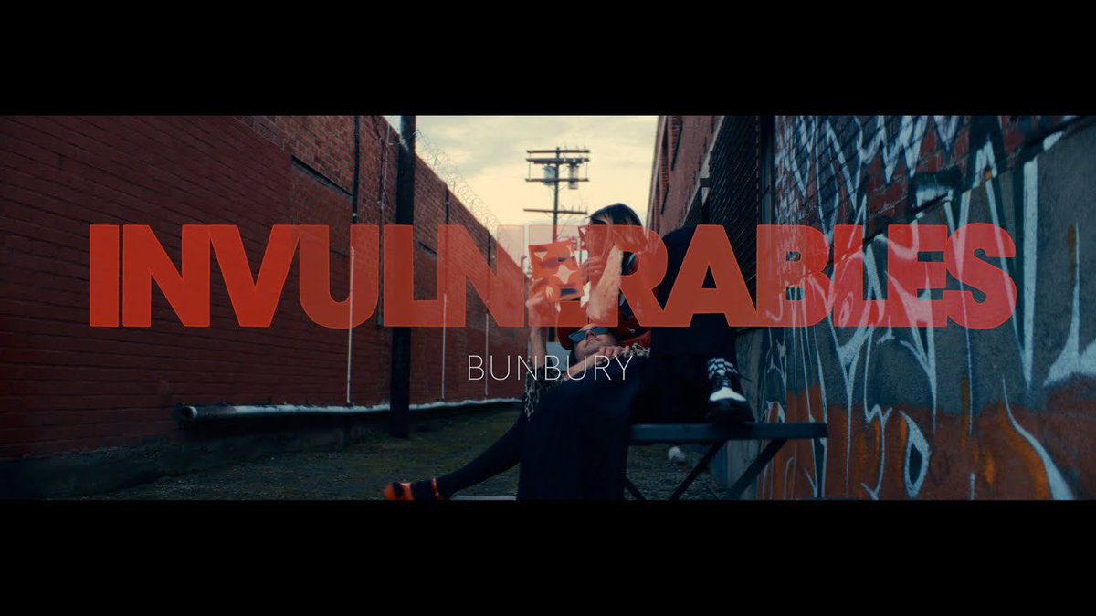 Bunbury - Invulnerables (Videoclip Oficial) youtu.be/1tBjZjmalwA
